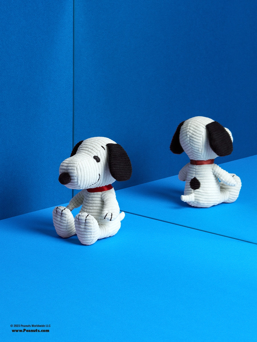 Snoopy Corduroy Cream in display - 12 cm - 5 | Cream – Bon Ton Toys US