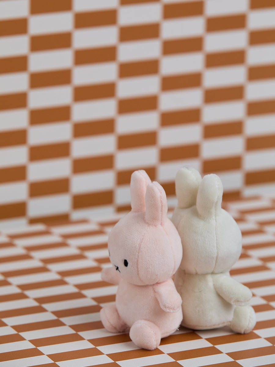 Lucky Miffy in giftbox - 10 cm - 4 | Cream – Bon Ton Toys US